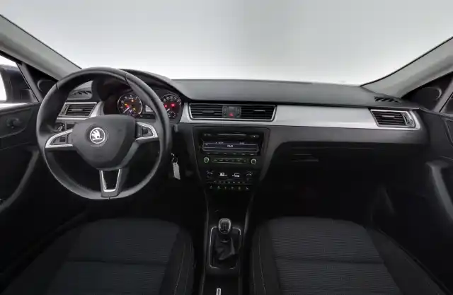 Harmaa Viistoperä, Skoda Rapid – ZKO-348