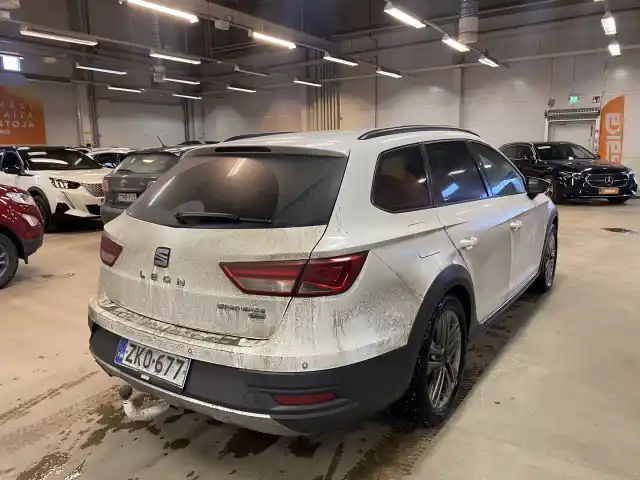 Valkoinen Farmari, Seat Leon X-Perience – ZKO-677