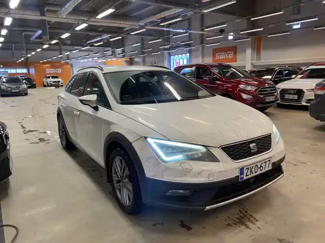 Valkoinen Farmari, Seat Leon X-Perience – ZKO-677