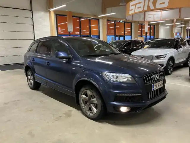 Sininen Farmari, Audi Q7 – ZKR-315