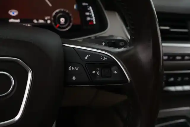 Musta Maastoauto, Audi Q7 – ZKR-509