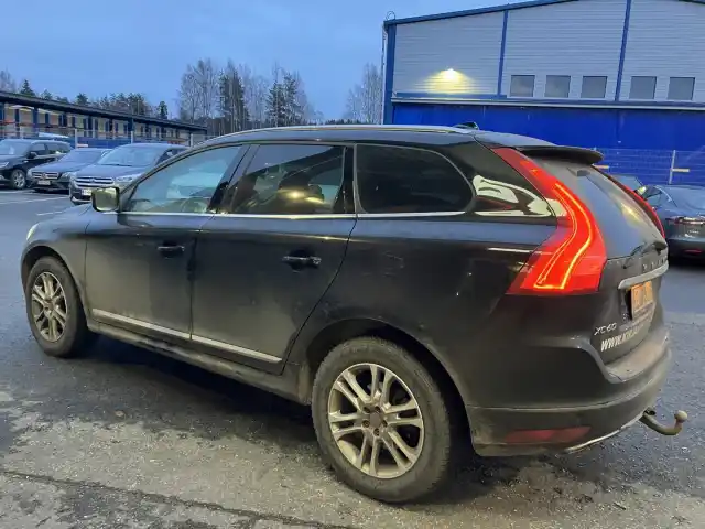 Musta Maastoauto, Volvo XC60 – ZKR-525