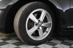 Musta Viistoperä, Volvo V40 – ZKR-556, kuva 17