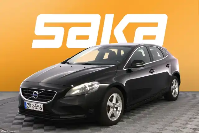Musta Viistoperä, Volvo V40 – ZKR-556