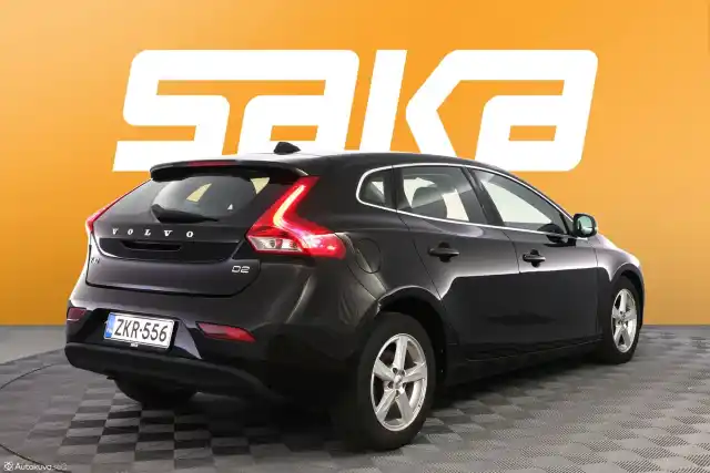 Musta Viistoperä, Volvo V40 – ZKR-556