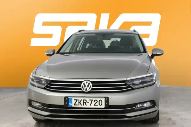 Harmaa Farmari, Volkswagen Passat – ZKR-720