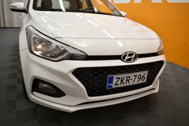 Valkoinen Viistoperä, Hyundai I20 – ZKR-796