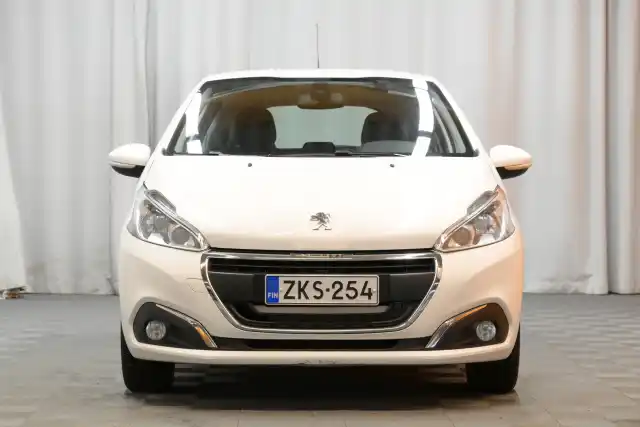 Valkoinen Viistoperä, Peugeot 208 – ZKS-254