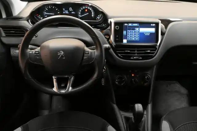 Valkoinen Viistoperä, Peugeot 208 – ZKS-254