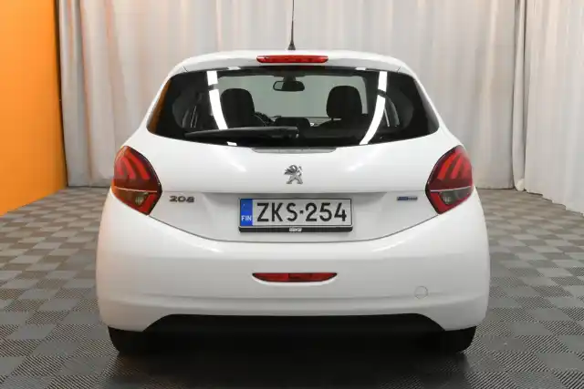 Valkoinen Viistoperä, Peugeot 208 – ZKS-254