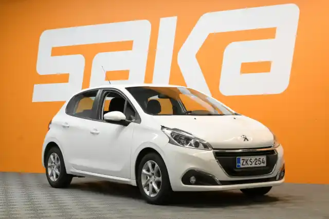 Valkoinen Viistoperä, Peugeot 208 – ZKS-254