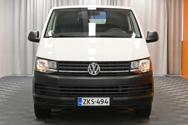 Valkoinen Pakettiauto, Volkswagen Transporter – ZKS-494