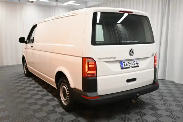 Valkoinen Pakettiauto, Volkswagen Transporter – ZKS-494