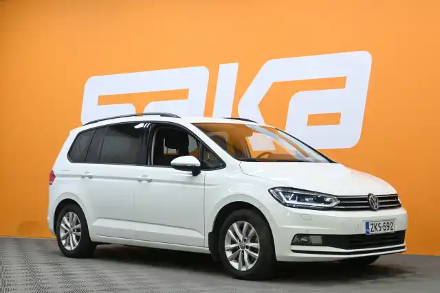 Valkoinen Tila-auto, Volkswagen Touran – ZKS-592