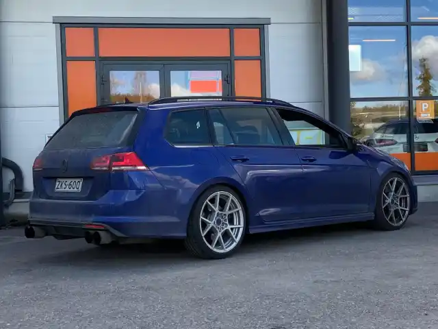 Sininen Farmari, Volkswagen Golf – ZKS-600