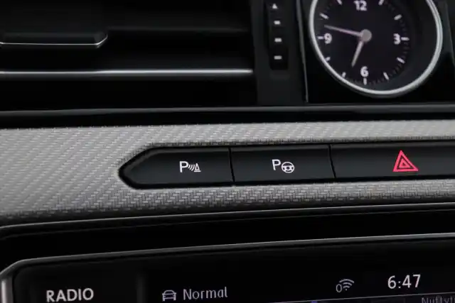 Punainen Sedan, Volkswagen Passat – ZKT-137