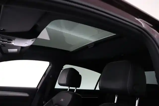 Punainen Sedan, Volkswagen Passat – ZKT-137