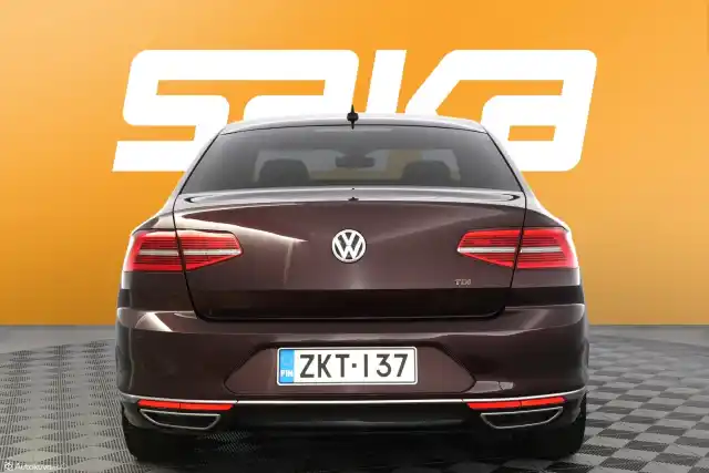 Punainen Sedan, Volkswagen Passat – ZKT-137