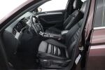 Punainen Sedan, Volkswagen Passat – ZKT-137, kuva 10