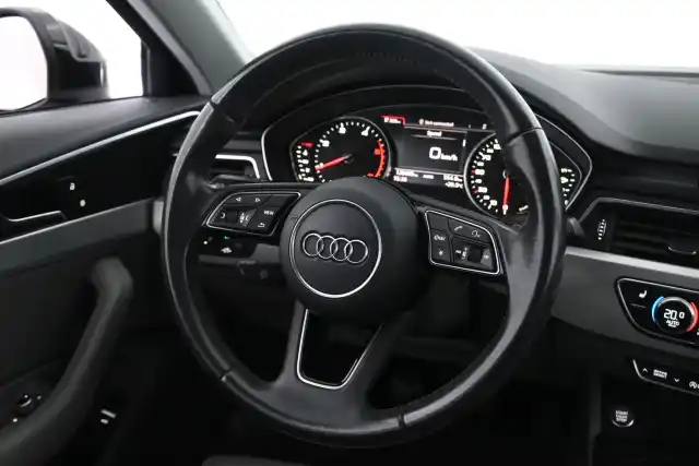 Musta Sedan, Audi A4 – ZKT-553