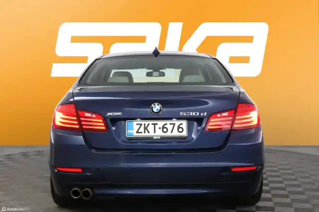 Sininen Sedan, BMW 530 – ZKT-676