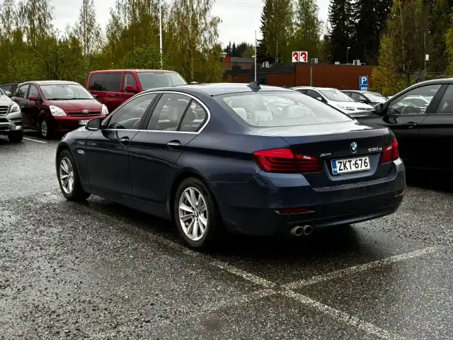 Sininen Sedan, BMW 530 – ZKT-676