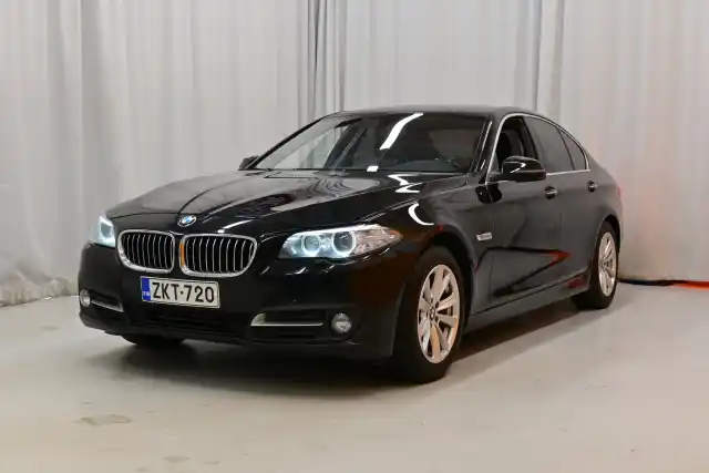 Musta Sedan, BMW 520 – ZKT-720