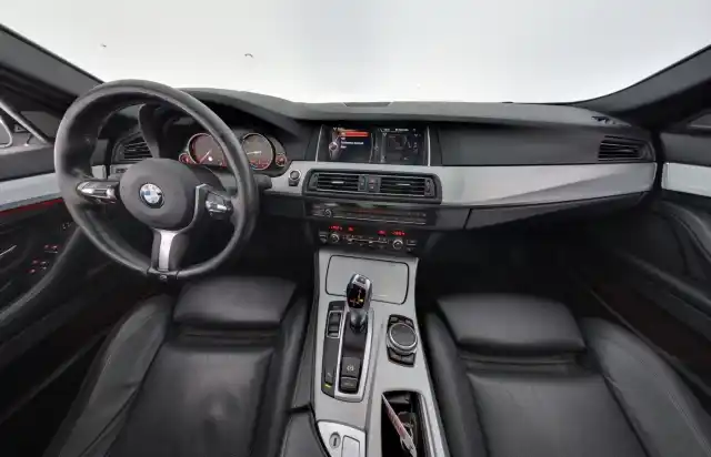 Valkoinen Farmari, BMW 520 – ZKT-757