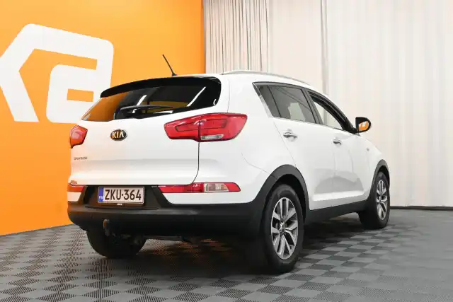 Valkoinen Maastoauto, Kia Sportage – ZKU-364