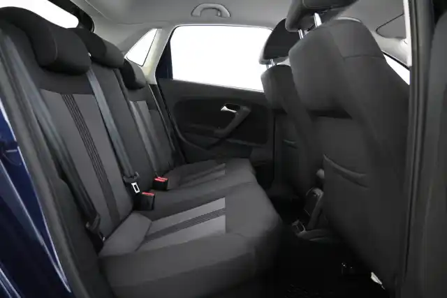 Sininen Viistoperä, Volkswagen Polo – ZKU-905