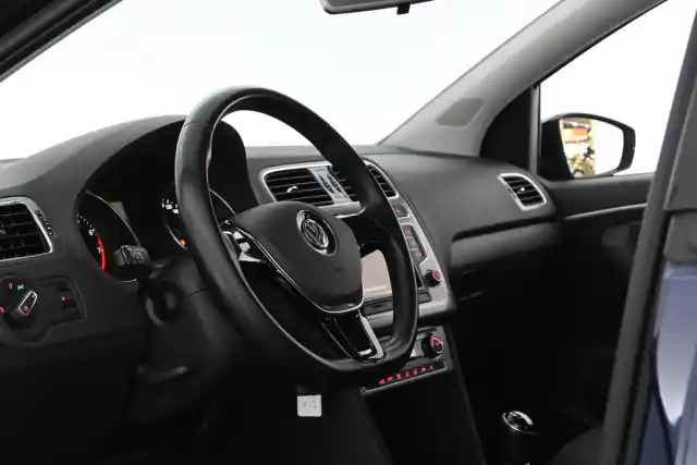 Sininen Viistoperä, Volkswagen Polo – ZKU-905