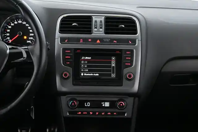 Sininen Viistoperä, Volkswagen Polo – ZKU-905