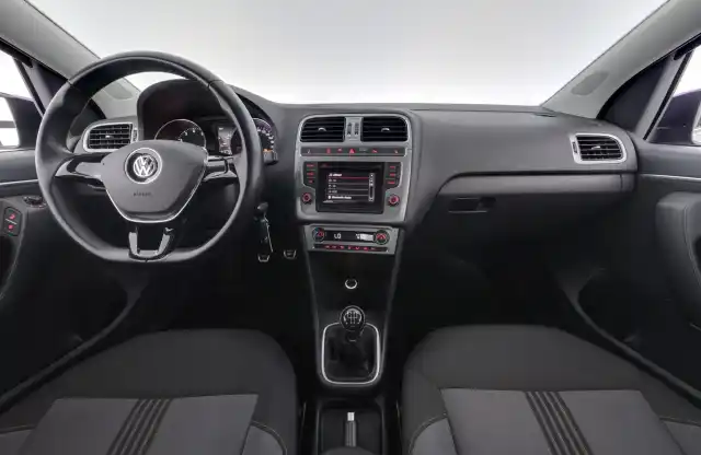 Sininen Viistoperä, Volkswagen Polo – ZKU-905