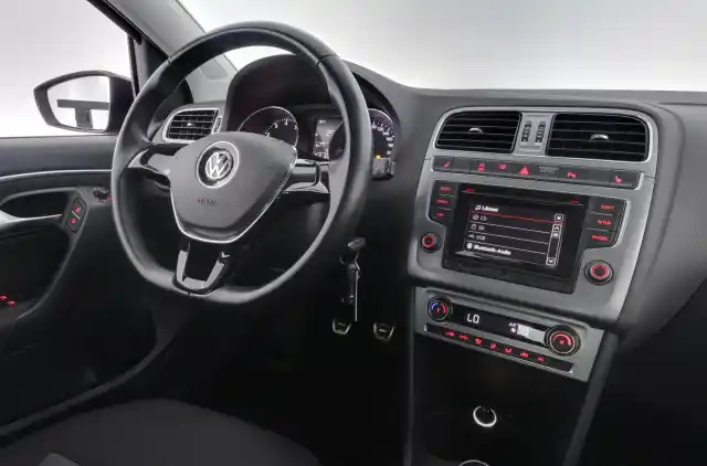 Sininen Viistoperä, Volkswagen Polo – ZKU-905