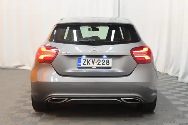 Harmaa Viistoperä, Mercedes-Benz A – ZKV-228