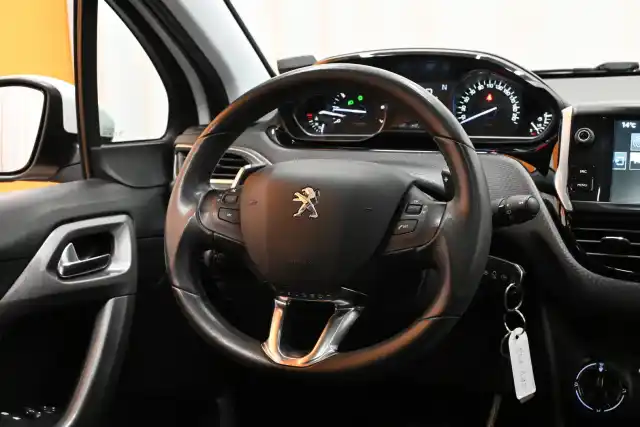 Valkoinen Viistoperä, Peugeot 2008 – ZKV-793