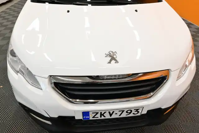 Valkoinen Viistoperä, Peugeot 2008 – ZKV-793