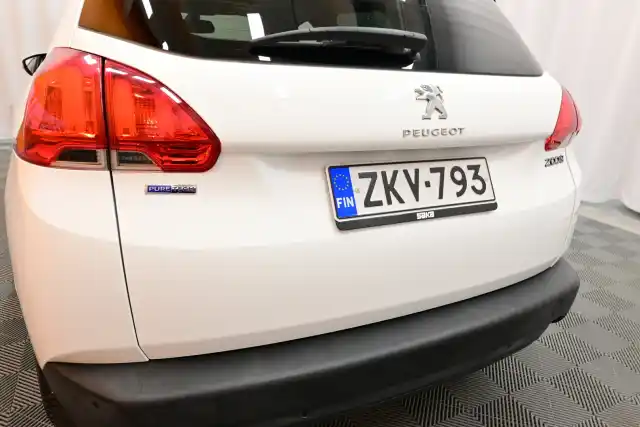 Valkoinen Viistoperä, Peugeot 2008 – ZKV-793