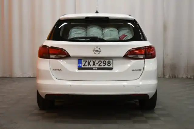 Valkoinen Farmari, Opel Astra – ZKX-298