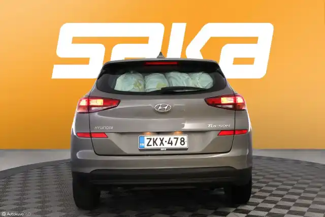 Harmaa Maastoauto, Hyundai Tucson – ZKX-478