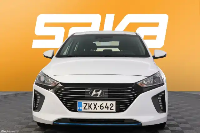 Valkoinen Viistoperä, Hyundai IONIQ plug-in – ZKX-642