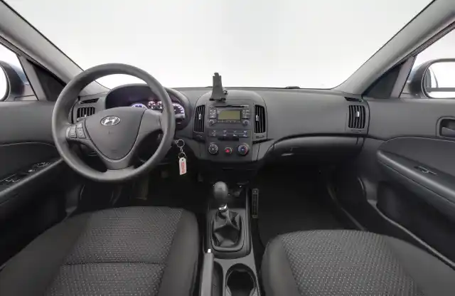 Sininen Viistoperä, Hyundai i30 – ZKY-684