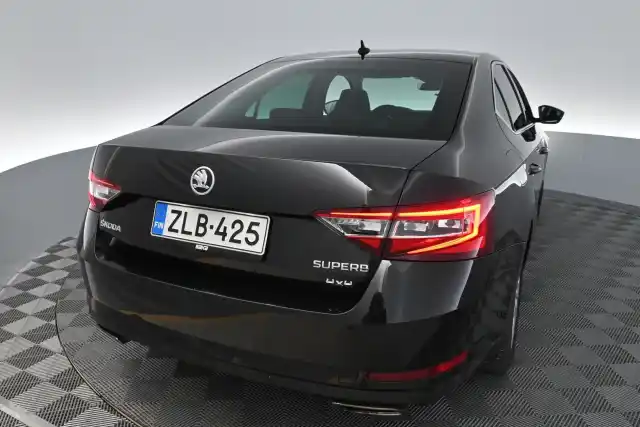 Musta Sedan, Skoda Superb – ZLB-425