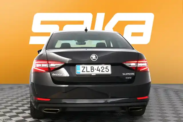 Musta Sedan, Skoda Superb – ZLB-425