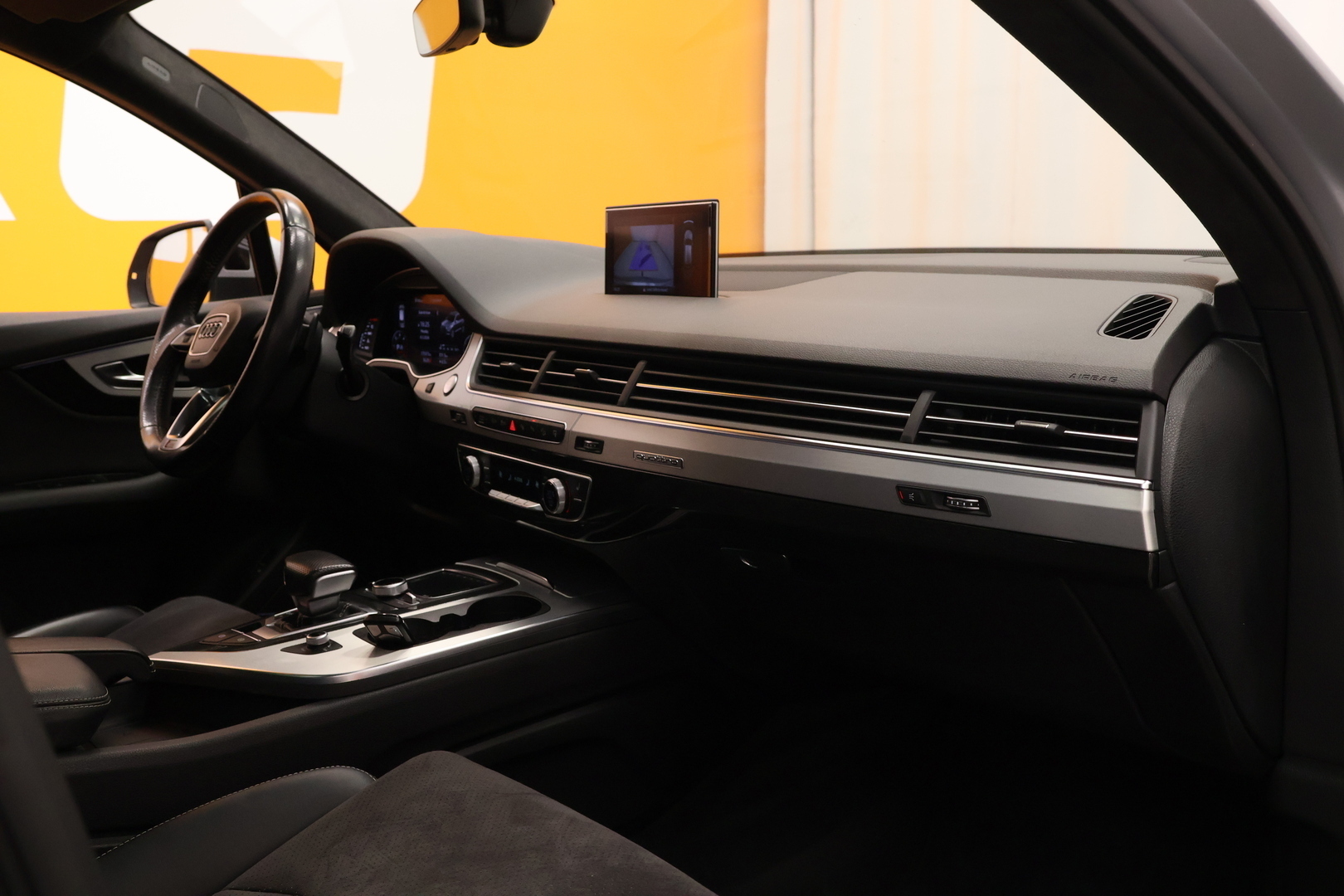 Hopea Maastoauto, Audi Q7 – ZLC-201