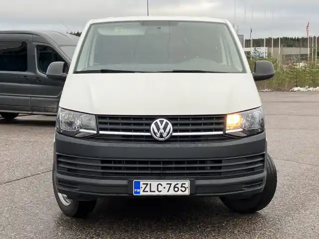 Valkoinen Pakettiauto, Volkswagen Transporter – ZLC-765