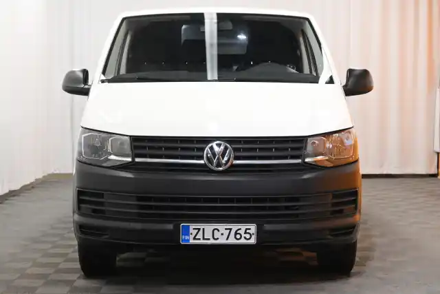 Valkoinen Pakettiauto, Volkswagen Transporter – ZLC-765