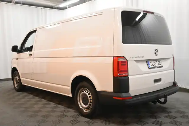 Valkoinen Pakettiauto, Volkswagen Transporter – ZLC-765