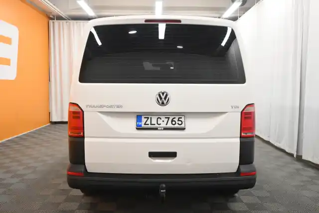 Valkoinen Pakettiauto, Volkswagen Transporter – ZLC-765