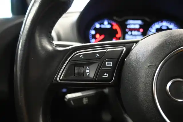 Harmaa Sedan, Audi A3 – ZLE-288